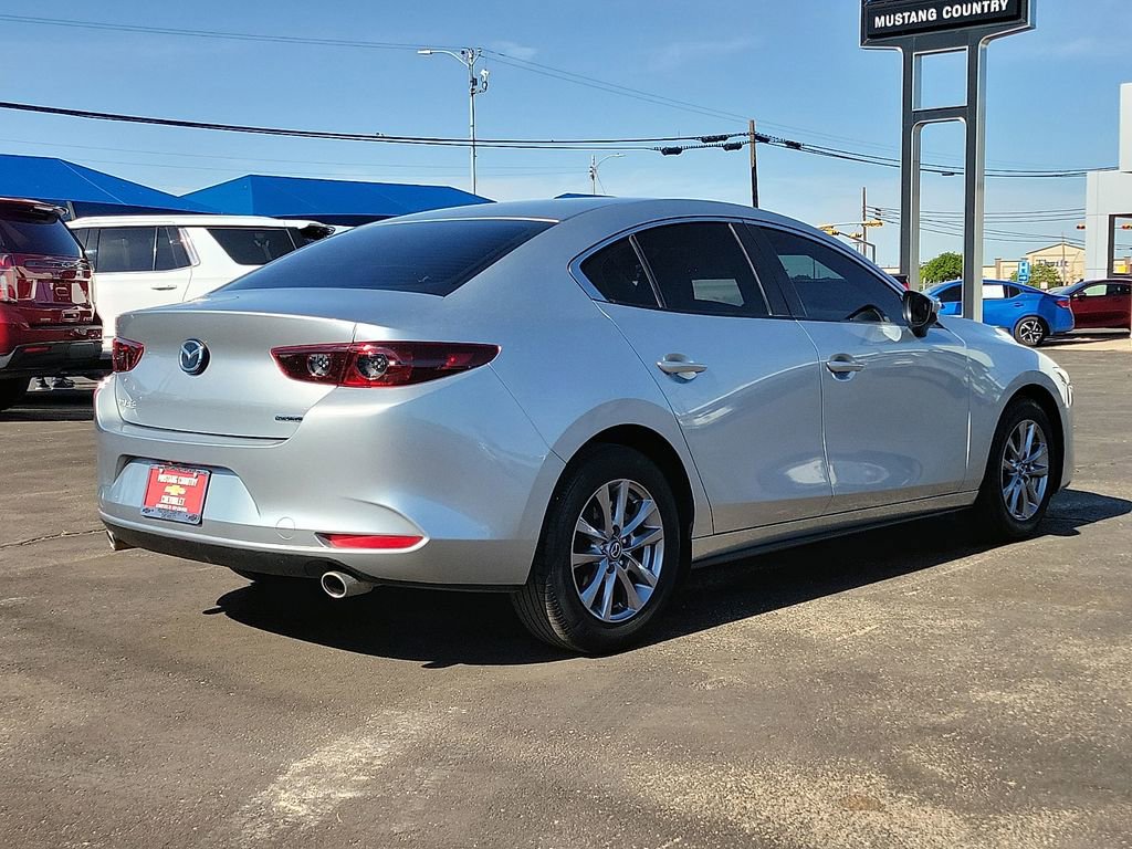 Used 2021 MAZDA MAZDA3 Sedan FWD image 4
