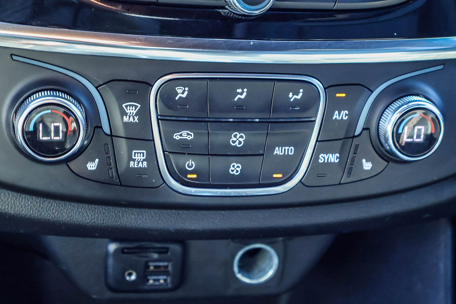 Used 2023 Chevrolet Traverse RS w/ LPO, Floor Liner Package image 8