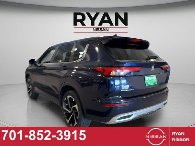 Used 2024 Mitsubishi Outlander SE image 3