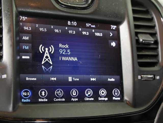 Used 2018 Chrysler 300 S image 15