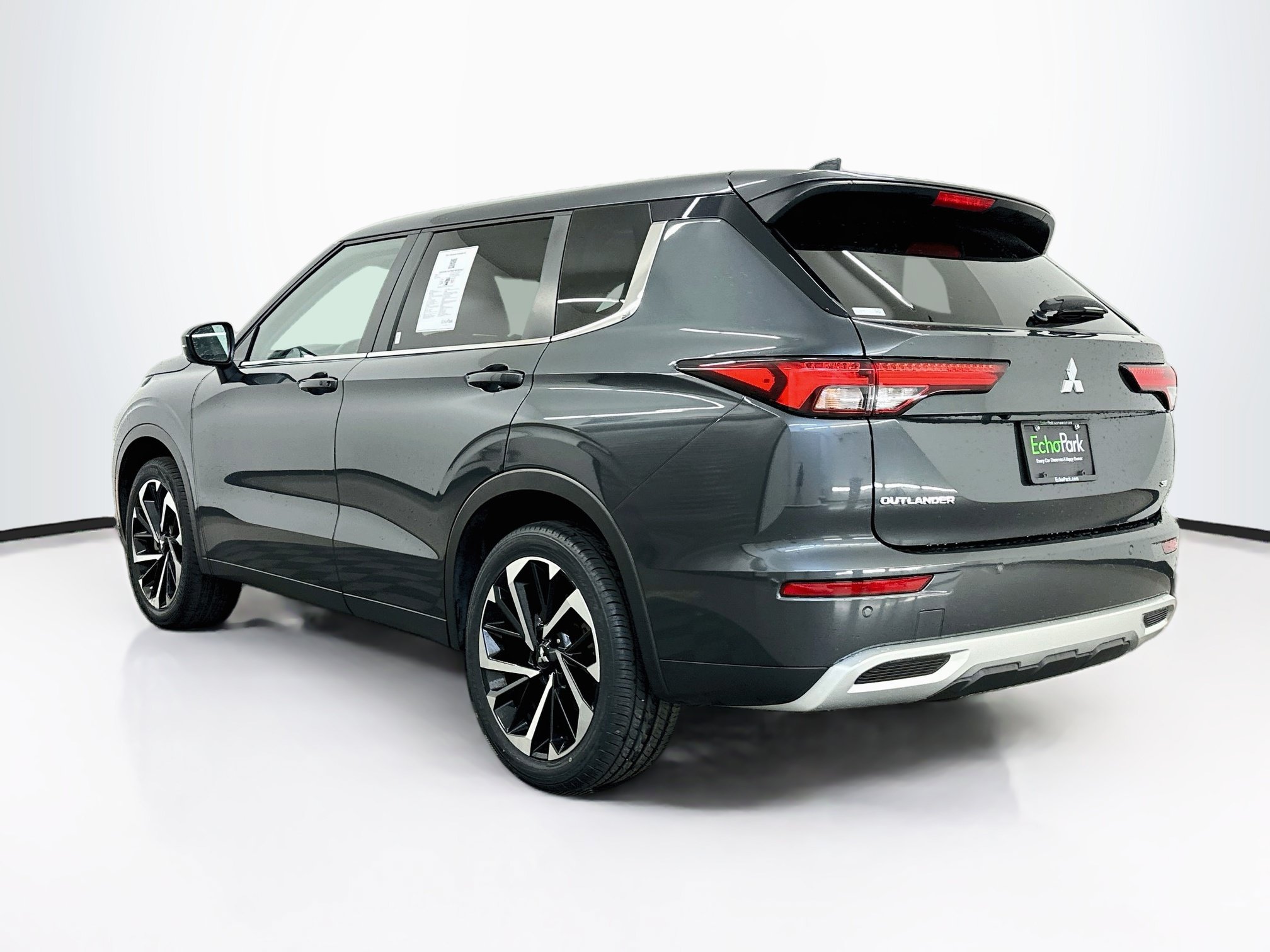 Used 2024 Mitsubishi Outlander SE AWD/4WD image 5