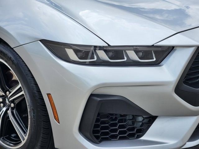 Used 2025 Ford Mustang Premium RWD image 9