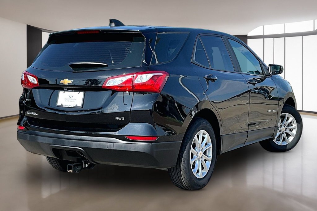 Used 2020 Chevrolet Equinox LS AWD/4WD image 2