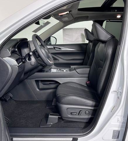 Certified 2026 INFINITI QX60 Luxe w/ Family Package image 14