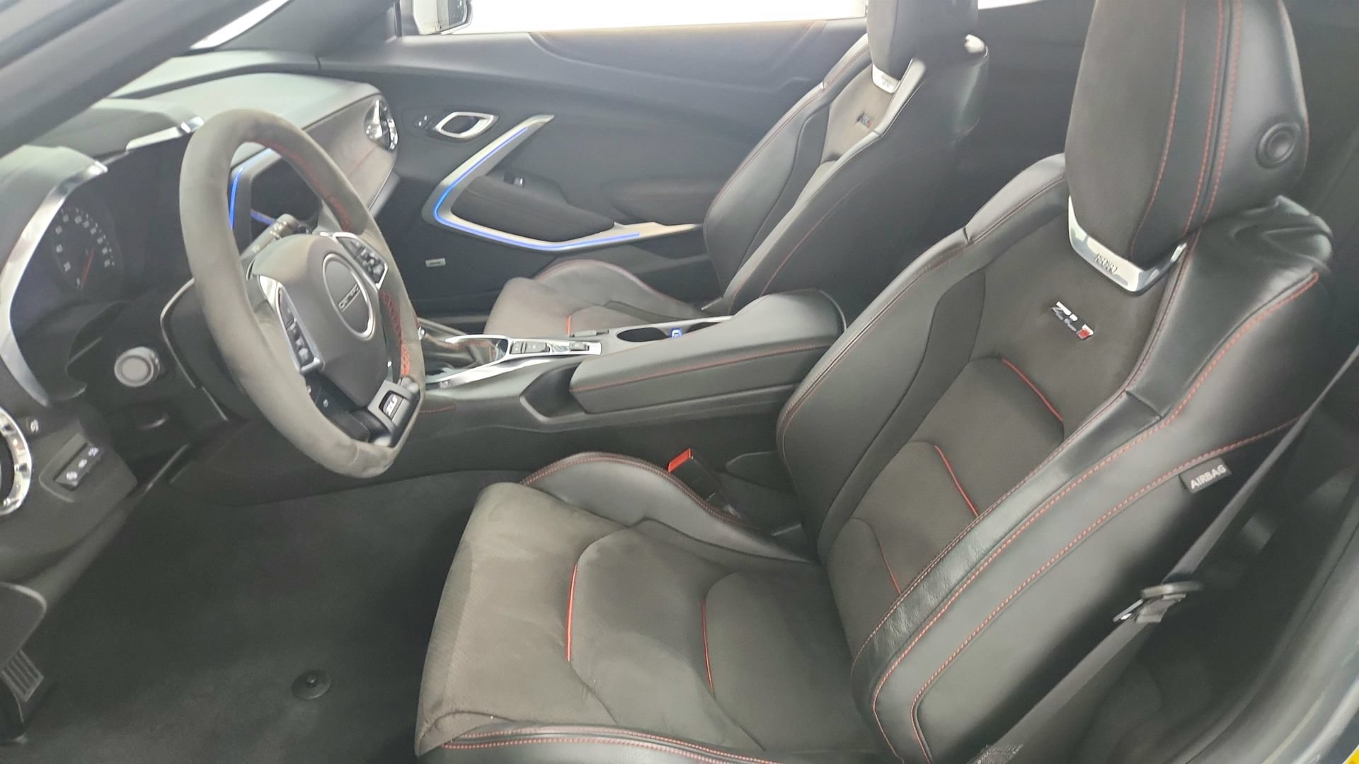 Used 2022 Chevrolet Camaro ZL1 RWD image 18