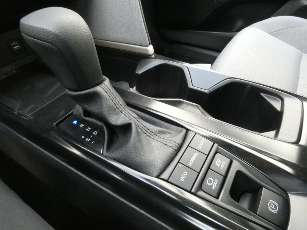 Used 2025 Toyota Camry LE FWD image 20