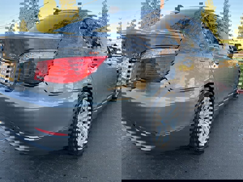 Used 2010 BMW 528i Sedan image 13