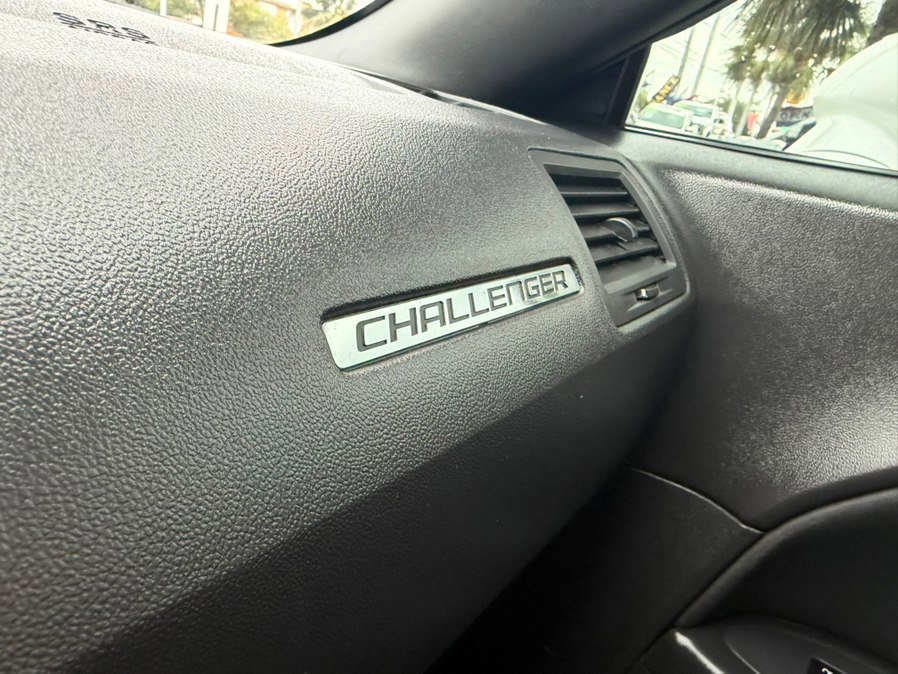 Used 2014 Dodge Challenger R/T RWD image 20