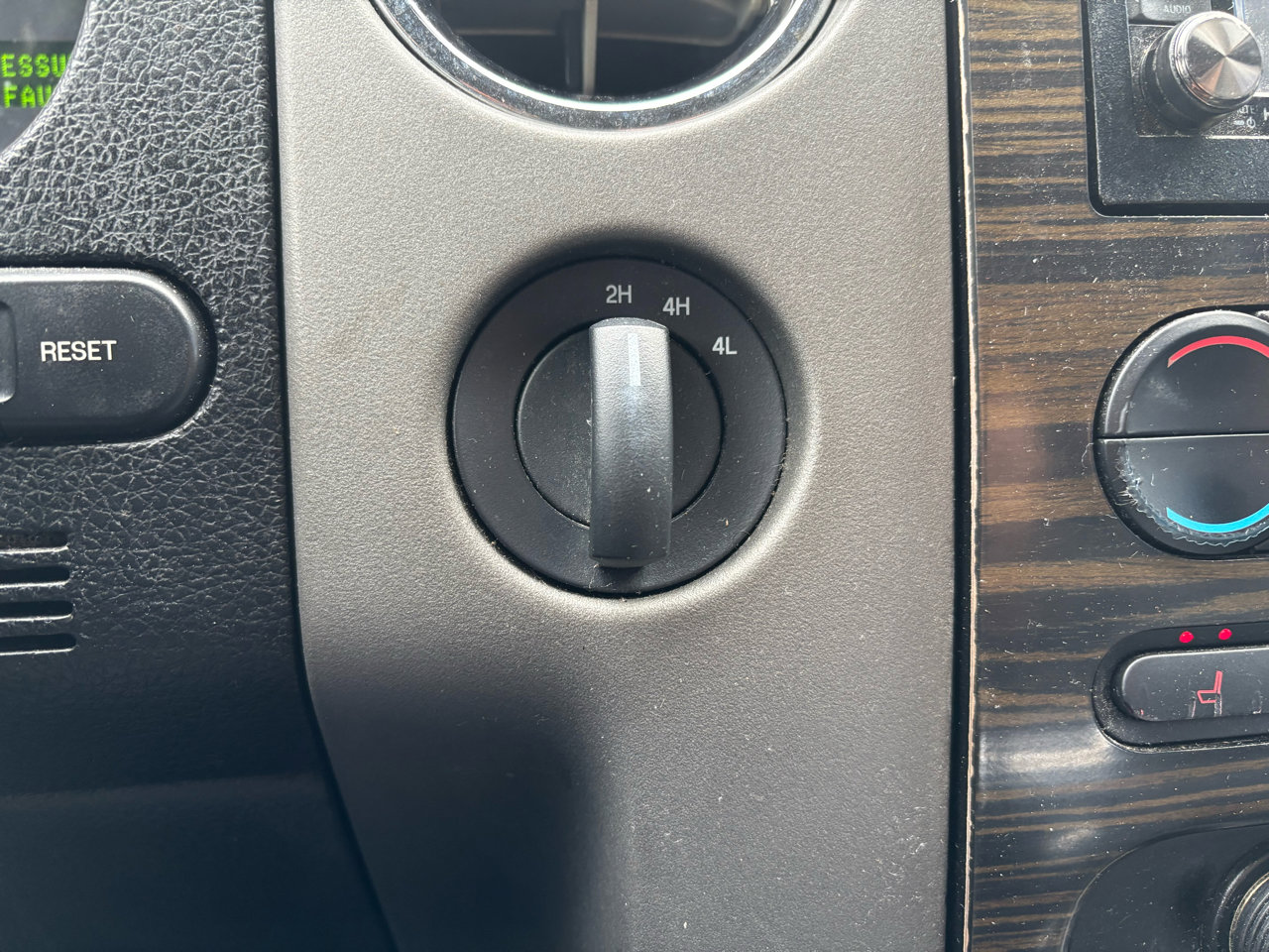 Used 2007 Lincoln Mark LT 4x4 image 15