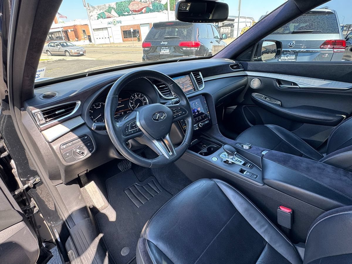 Used 2019 INFINITI QX50 Essential w/ Sensory Package AWD/4WD image 17