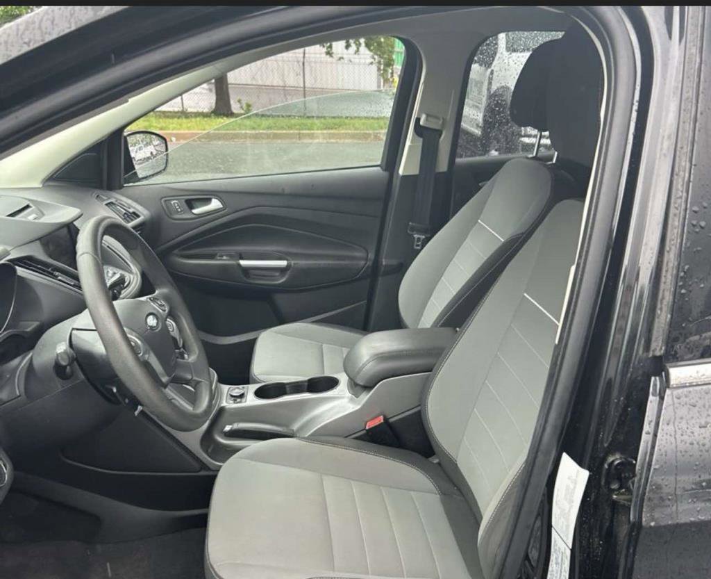 Used 2013 Ford Escape SE FWD image 2