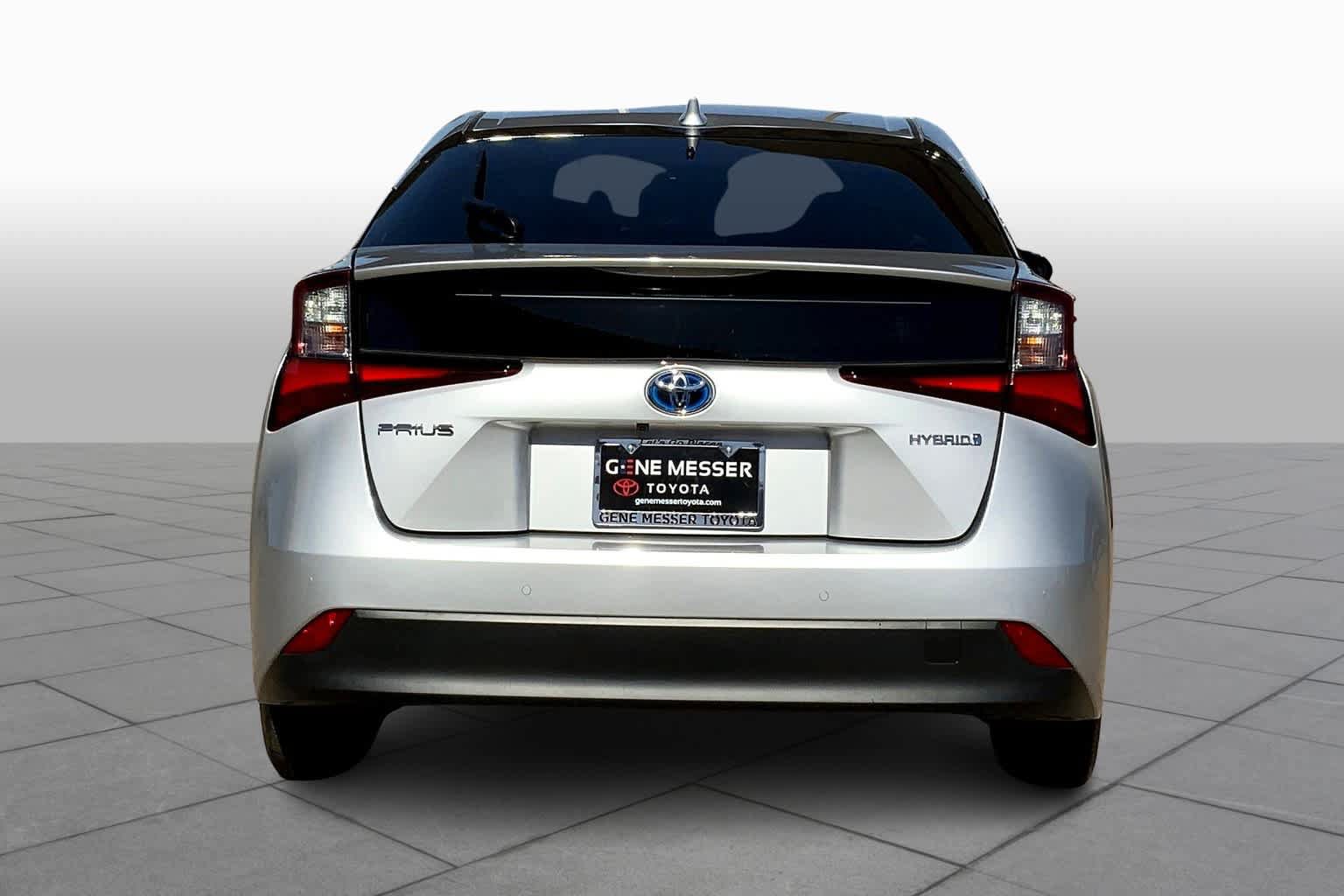 Used 2020 Toyota Prius LE FWD image 5