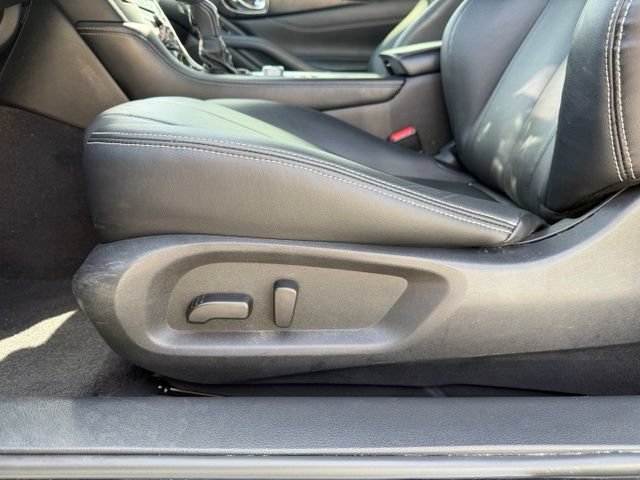 Used 2018 INFINITI Q60 2.0t w/ Moonroof Package RWD image 8