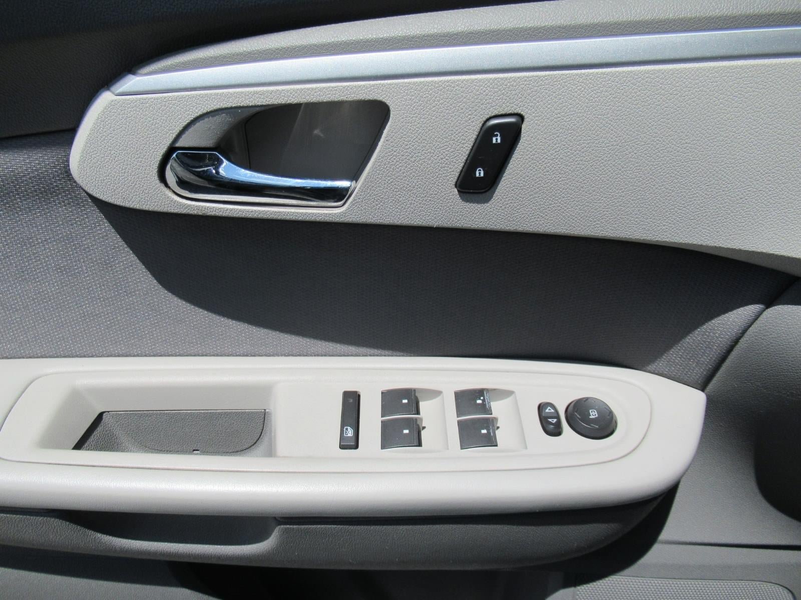 Used 2012 Chevrolet Traverse LS FWD image 19