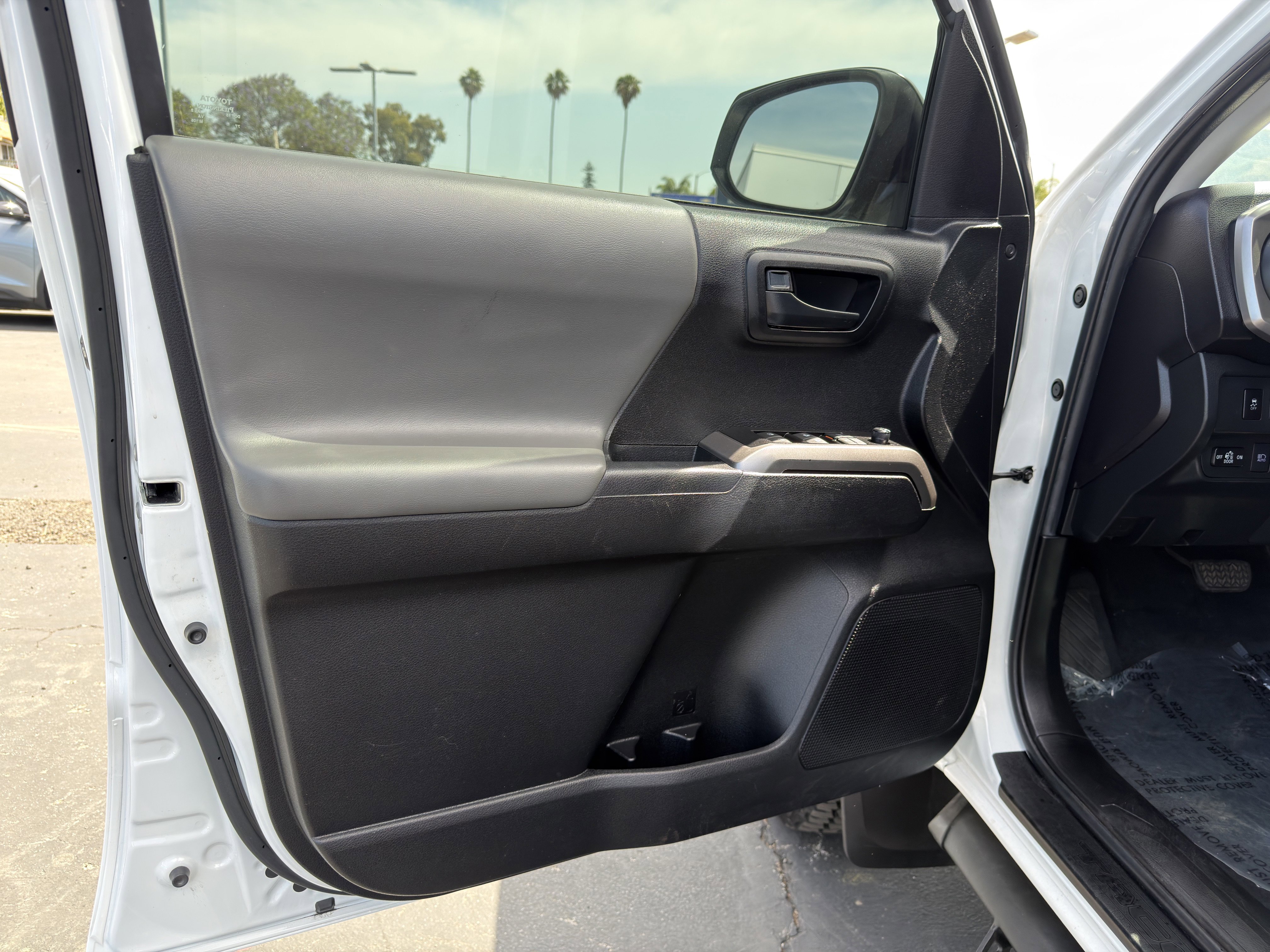 Used 2023 Toyota Tacoma SR5 RWD image 21
