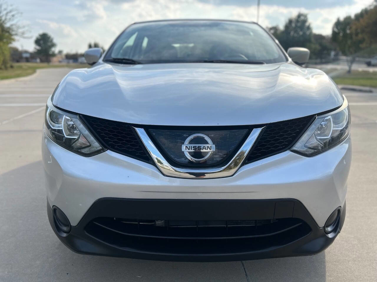 Used 2018 Nissan Rogue Sport S w/ S Appearance Package image 3