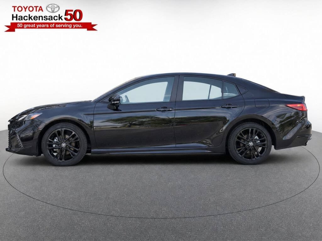 Used 2025 Toyota Camry SE w/ Convenience Package AWD/4WD image 6