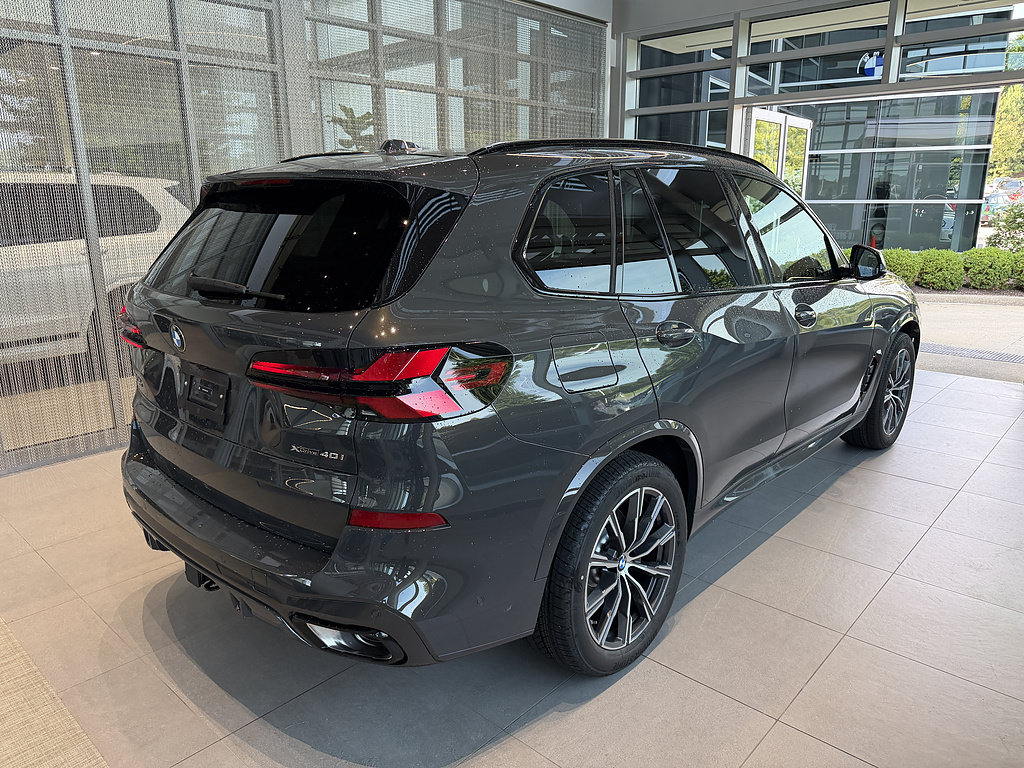 New 2026 BMW X5 xDrive40i w/ M Sport Package AWD/4WD image 6