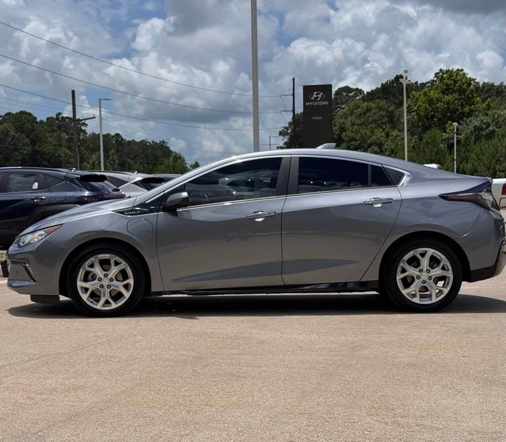 Used 2018 Chevrolet Volt Premier w/ Driver Confidence Package FWD image 12