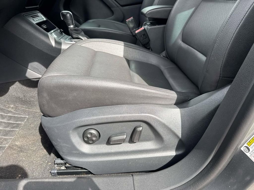 Used 2016 Volkswagen Tiguan SE FWD image 19