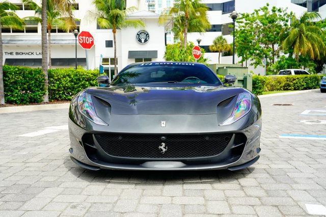 Used 2020 Ferrari 812 Superfast RWD image 4