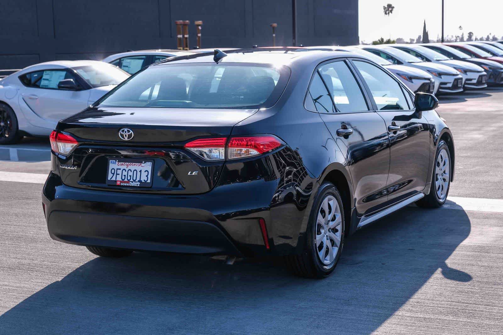 Used 2023 Toyota Corolla LE FWD image 4