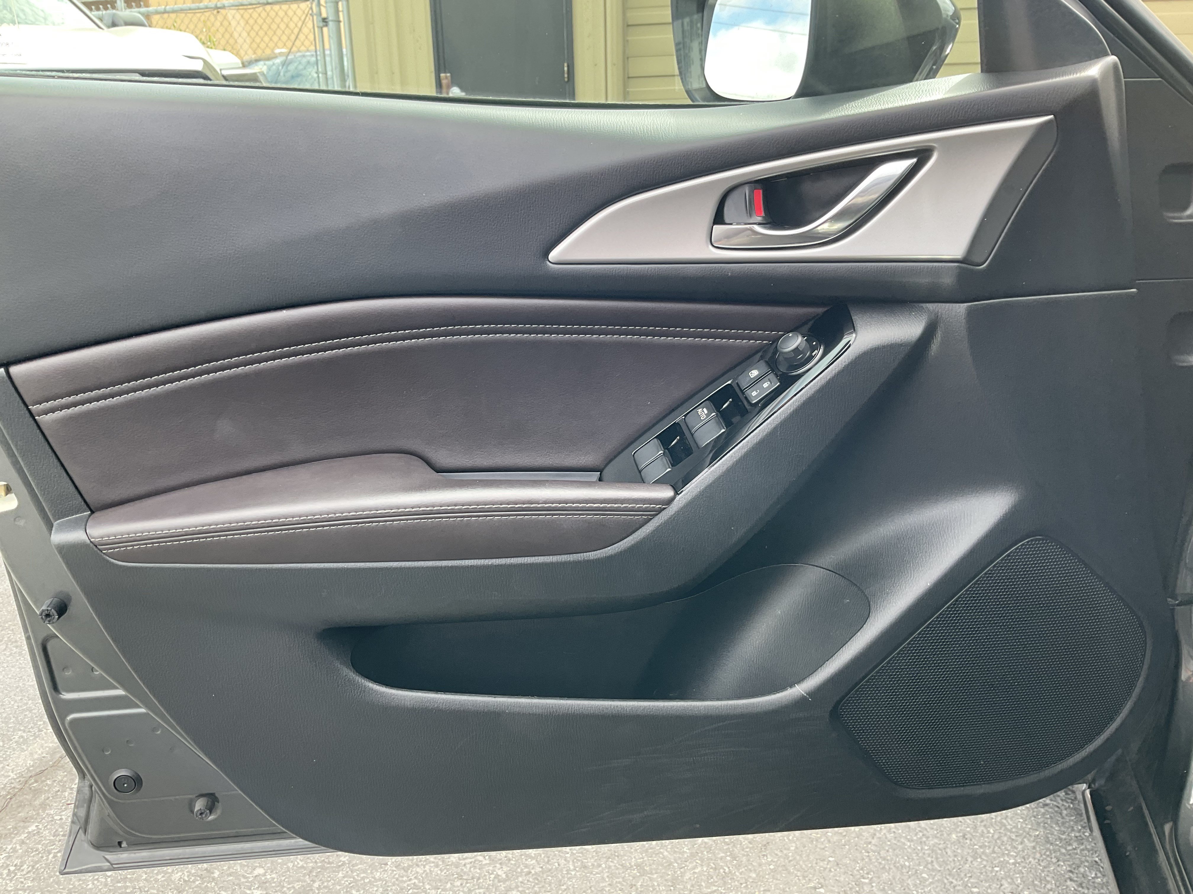 Used 2018 MAZDA MAZDA3 Touring FWD image 31