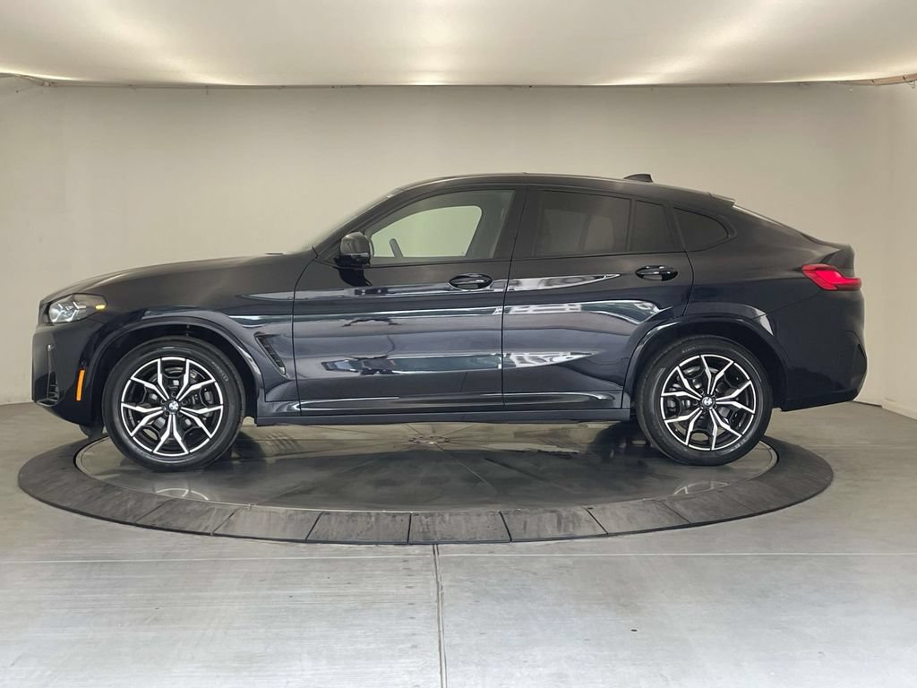 Used 2025 BMW X4 xDrive30i w/ Premium Package AWD/4WD image 2