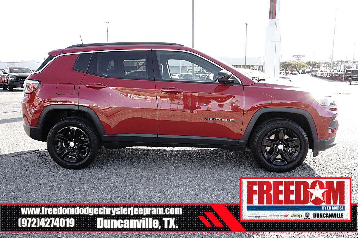 Used 2023 Jeep Compass Latitude w/ Convenience Group image 6