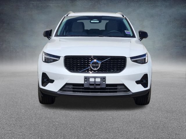 New 2026 Volvo XC40 B5 Plus w/ Protection Package Premier AWD/4WD image 2