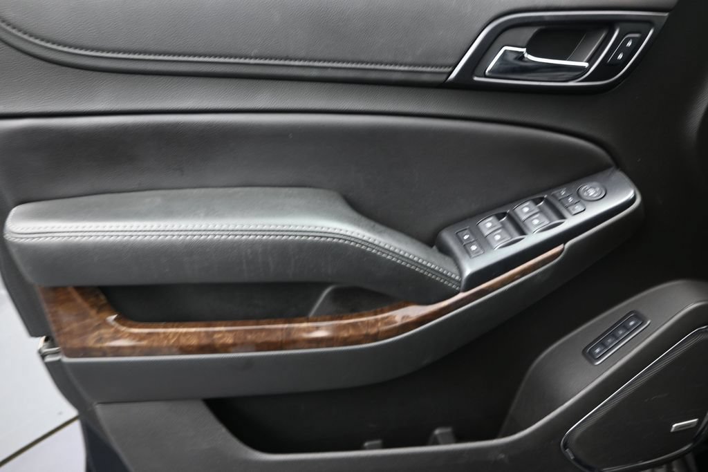Used 2019 Chevrolet Suburban LT AWD/4WD image 11