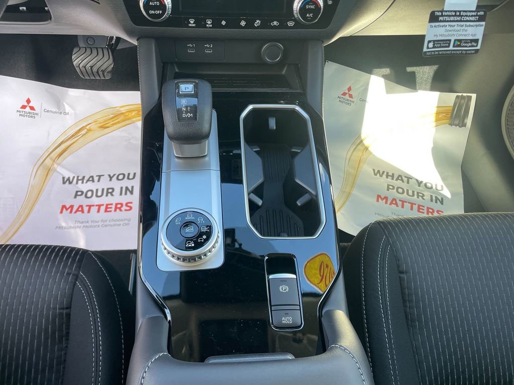 New 2026 Mitsubishi Outlander ES image 20