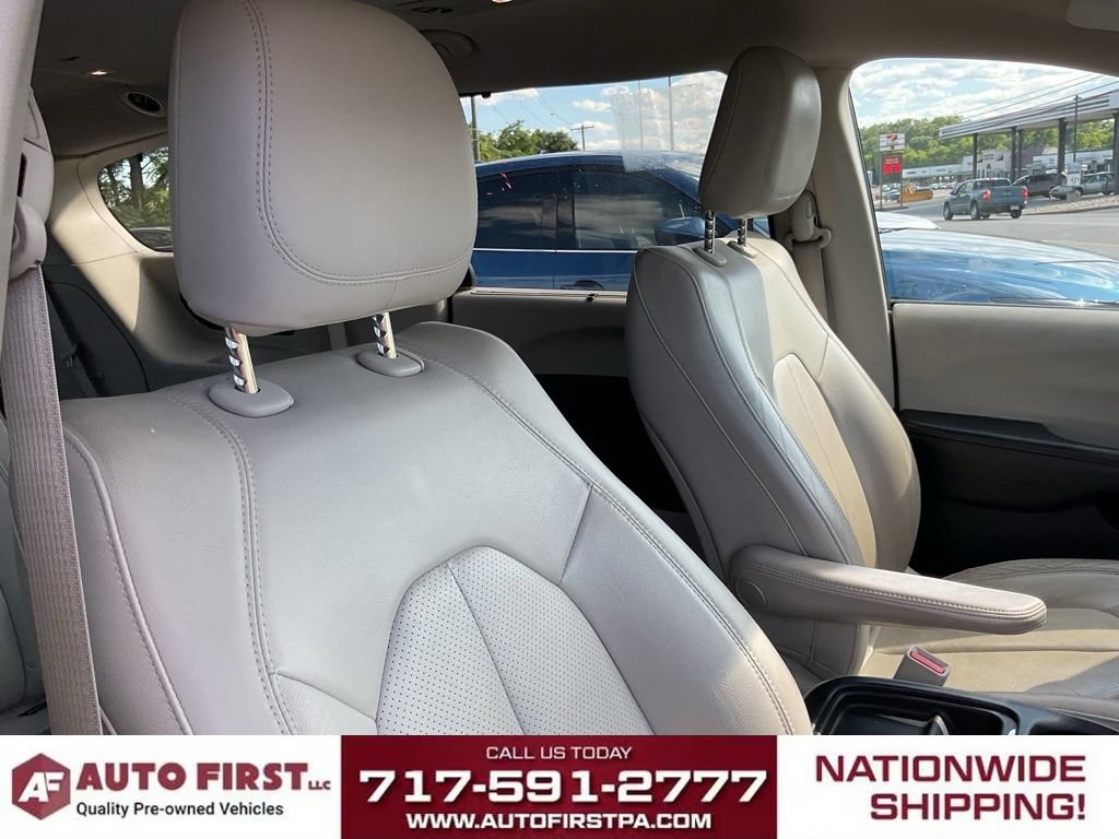 Used 2019 Chrysler Pacifica Touring-L w/ Advanced Safetytec Group FWD image 13