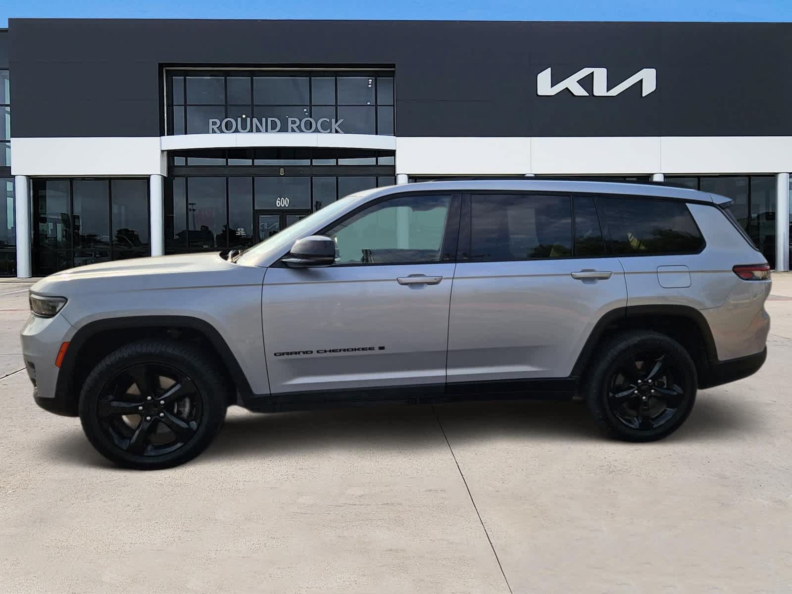 Used 2021 Jeep Grand Cherokee L Laredo RWD image 4
