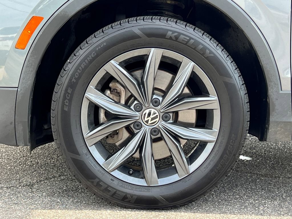 Used 2022 Volkswagen Tiguan SE AWD/4WD image 6