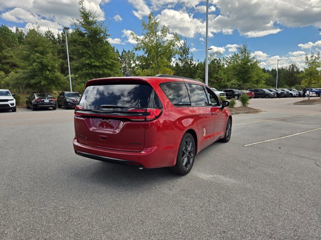 New 2026 Chrysler Pacifica Limited w/ S Appearance Package FWD image 6