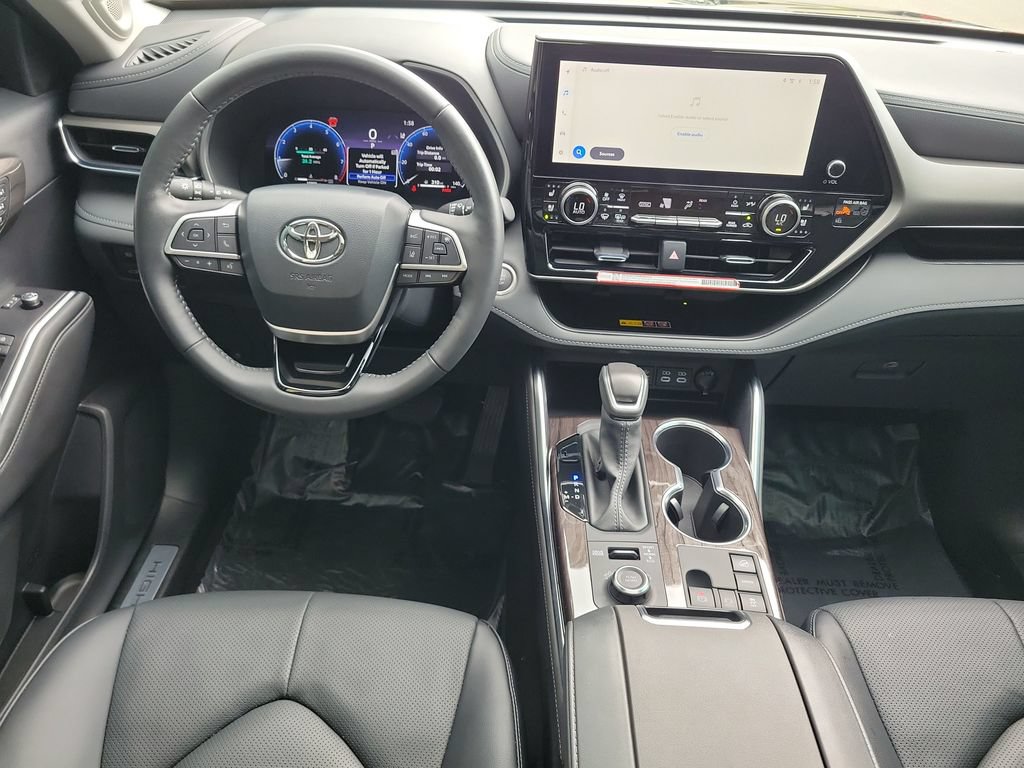 Certified 2026 Toyota Highlander Limited AWD/4WD image 26
