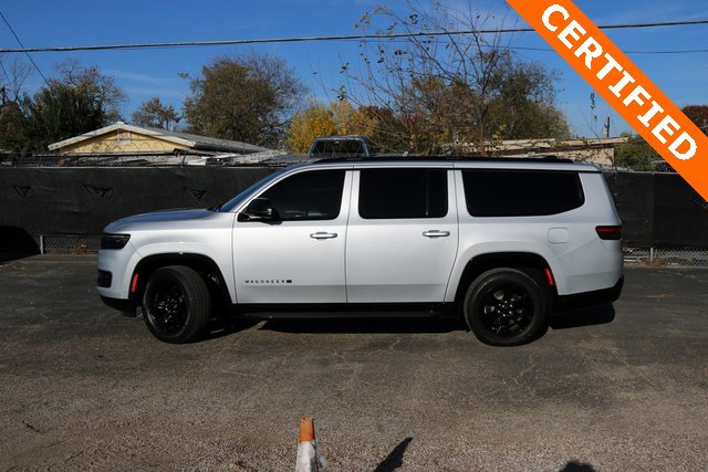 Used 2024 Jeep Wagoneer L Series II w/ Convenience Group I image 2