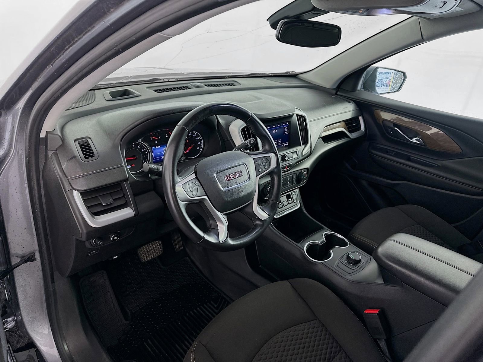 Used 2020 GMC Terrain SLE FWD image 9