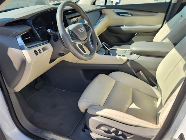 Used 2017 Cadillac XT5 Luxury w/ Driver Awareness Package image 7