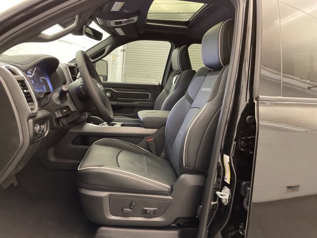 New 2026 RAM 2500 Laramie AWD/4WD image 21