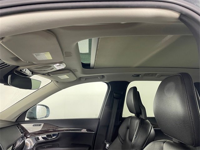 Used 2017 Volvo XC90 T6 Momentum w/ Vision Package image 11