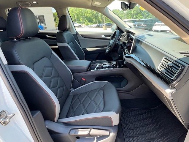 New 2026 Volkswagen Atlas Peak Edition image 19