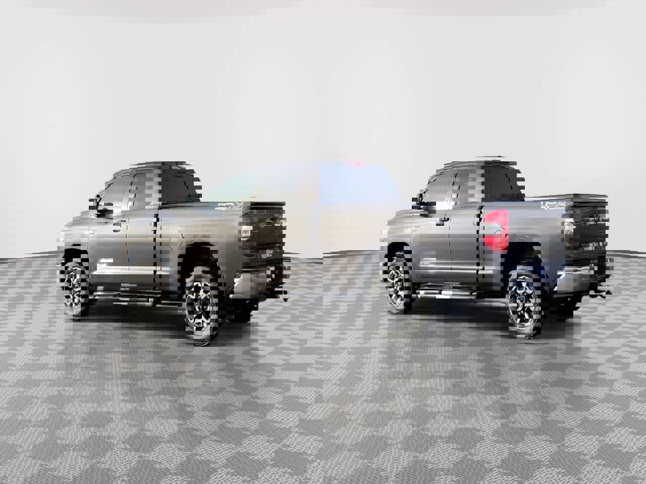 Used 2015 Toyota Tundra SR5 image 6