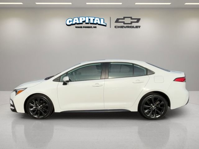 Used 2023 Toyota Corolla SE image 2