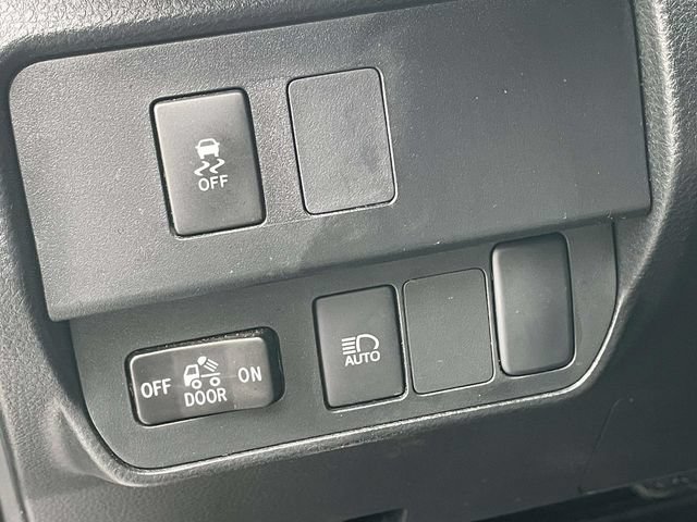 Used 2023 Toyota Tacoma SR5 w/ SR5 Appearance Package RWD image 23