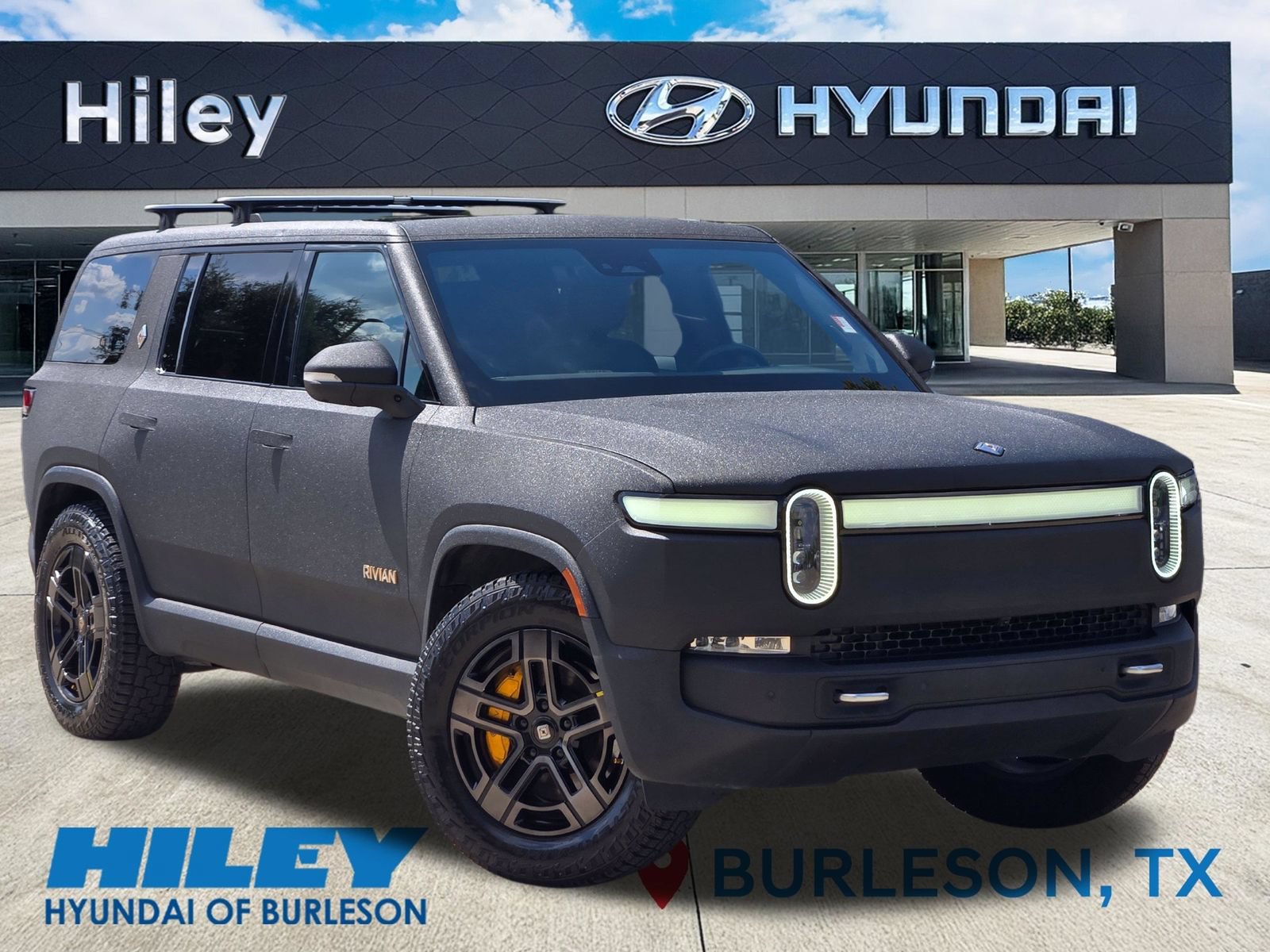 Used 2023 Rivian R1S Adventure Quad AWD/4WD image 2