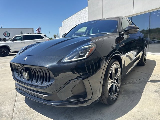 New 2025 Maserati Grecale Folgore image 3
