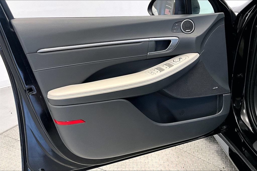 Used 2023 Hyundai Sonata Limited FWD image 18