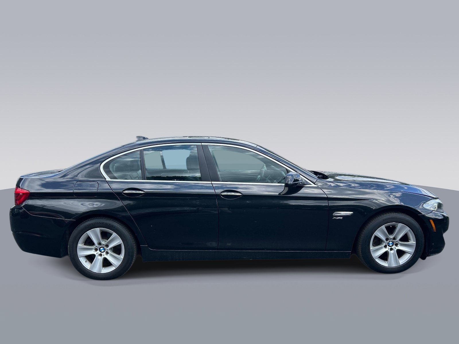 Used 2012 BMW 528i xDrive Sedan AWD/4WD image 2